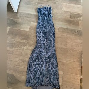 Never worn prom dress size x small Windsor